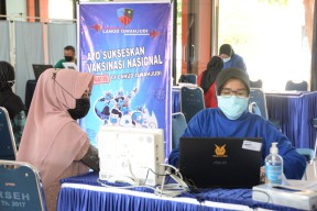 Antusias Masyarakat Ikuti Vaksinasi di Lanud Iswahjudi Magetan Beludak