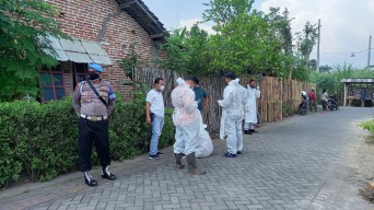 Ditemukan Dengan Hidung Berbusa, Polisi Sebut Perempuan ini Gagal Nafas