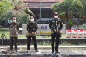 Warga Sidoarjo Mendapatkan 830 Ton Beras Dari Pemerintah Pusat, Bupati Mengawali Penyalurannya
