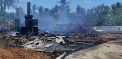 Diduga Konsleting Listrik, Gudang Sabut Kelapa di Sumenep Kebakaran