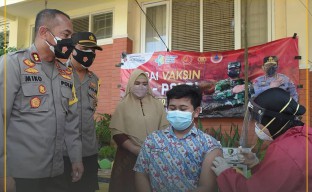 Vaksinasi Pelajar di Lamongan Difasilitasi Polres
