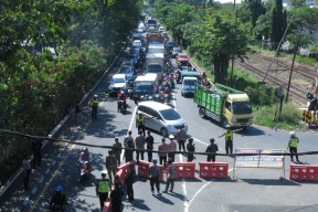 Penyekatan di Sidoarjo, Ratusan Kendaraan Plat Luar Kota Diminta Putar Balik