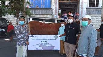 PT Cargill Indonesia - Cocoa & Chocolate Gresik Salurkan Kurban 3 Sapi dan 25 Kambing