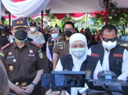 Gubernur Khofifah : Vaksin Bisa Memperkecil Kemungkinan Gejala Berat