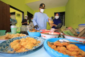 Pemkot Madiun Berdayakan PKL Makanan Untuk Bantu Warga Yang Isoman