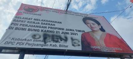 Baliho Puan Maharani Dicoreti Open BO, DPP PDIP Meradang