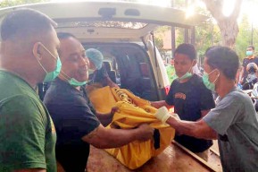 Pria Ini Berendam di Pantai Mayangan Probolinggo Hingga Tewas