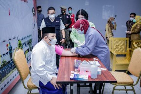 Bupati Jember Tergerak Donorkan Plasma Konvalesen