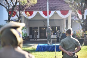 Pesan Cak Thoriq ke Satpol PP Lumajang, Tertibkan Pelanggaran Dengan Humanis