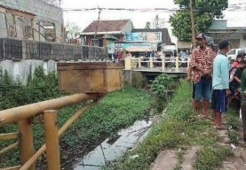 Warga di Pasar Sumobito Jombang Digegerkan Sesosok Mayat Tengkurap di Sungai