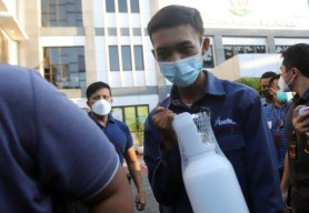 Mainkan Harga Tabung Oksigen, Pengusaha Nakal Diciduk Intel Kejari Surabaya