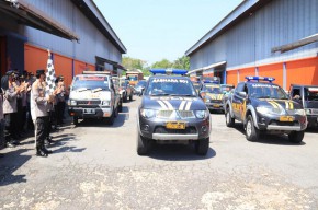 Polres Tuban Mulai Salurkan Bantuan Sembako ke Warga