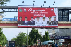 Baliho Dirgahayu 'Indoneisa' Sudah Diganti yang Benar