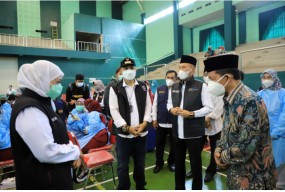 Pemkot, Forkopimda dan Uinsa Gotong Royong Laksanakan Vaksinasi