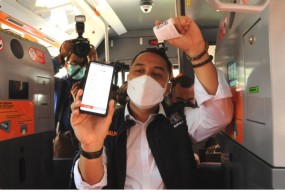 Wali Kota Eri Luncurkan Armada dan Rute Baru Suroboyo Bus, Ini Tarifnya!