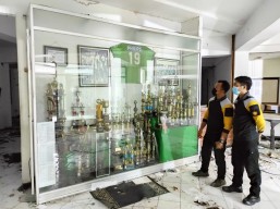 Wisma Karanggayam Dirusak Oknum, Kaca Bagian Depan Hancur