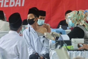 BIN Lakukan Vaksin di Trenggalek, Santri Ponpes dan Madrasah Jadi Sasaran