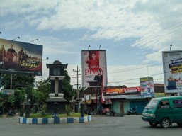 Baliho Ganjar Pranowo di Ponorogo Diganti Puan Maharani