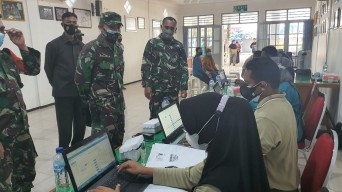 Kasdim Bojonegoro Tinjau Pelaksanaan Vaksinasi Bagi Tenaga Kerja
