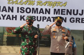 TNI dan Polri Bersinergi Boyong Pasien Isoman ke Isoter, Utamakan Cara-cara Humanis