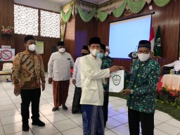 Gresik Masuk Zona Orange, MUI Gresik Suplai Vitamin dan Masker untuk Para Da'i