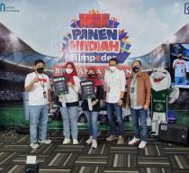 Nasabah Unit Balongbendo Menangkan Hadiah Utama Suzuki Ertiga dari Undian Simpedes BRI Krian