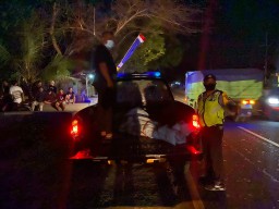 Dua Motor Adu Banteng, Biker Terpental Masuk Got dan Tewas