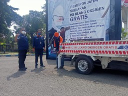 Pemprov Jatim Luncurkan Mobil Reaksi Cepat Layanan Oksigen Gratis