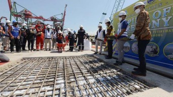 Perpanjangan  Dermaga Terminal Teluk Lamong Untuk Tunjang Perputaran Kontainer Domestik