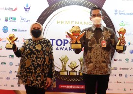 Bank Jatim dan Pemprov Borong Penghargaan di Ajang TOP BUMD Award 2021