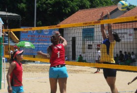 KONI Sidoarjo Gelar Kejuaraan Voli Pantai Untuk Cari Bibit