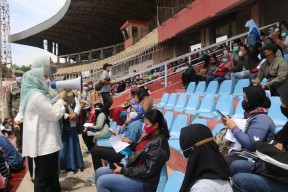 Ning Sasha Bersama Anggota DPRRI Tinjau Vaksinasi 3.000 Orang