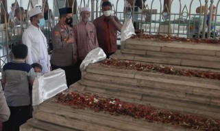 Awali Tugas di Gresik, AKBP Nur Azis Ziarah ke Makam Wali