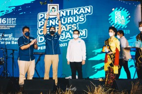 Lantik Pengurus DPW Gekrafs, Menparekraf Sandiaga Uno Berharap Jadi Lokomotif Kebangkitan Ekraf di Jatim