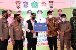  Gus Muhdlor – Eri Cahyadi Kolaborasi Percepatan Vaksinasi Aglomerasi Surabaya Raya Menuju Level 1