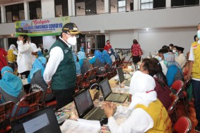 Bupati Sidoarjo Optimis 10 Hari Kedepan Cakupan Vaksinasi Tahap Pertama Capai 70 Persen