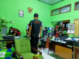 Geledah Kantor Kemenag Kab. Pasuruan, Penyidik Kejari Amankan Sejumlah Dokumen