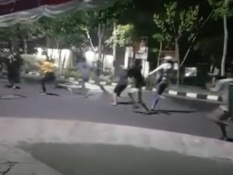 Viral Tawuran Kelompok Remaja di Sukomanunghal Surabaya