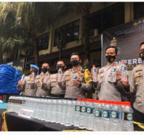 Bawa Ribuan Botol Arak Bali, 2 Kurir Ekspedisi di Malang Dibekuk Polisi