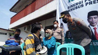 Jelang Ibadah Tatap Muka, Polresta Sidoarjo Gelar Vaksinasi di Gereja
