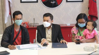 Tak Mampu Bayar Biaya Persalinan, Warga Surabaya Lapor ke Fraksi PDIP Surabaya