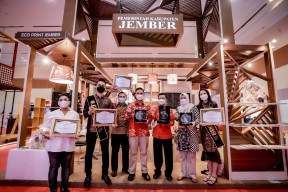 Booth Jember Raih Predikat Terbaik AOE 2021, Dari Paling Laku Sampai Paling Banyak Dikunjungi Publik Figur