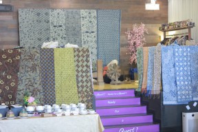 Sambut Hari Batik, Quest Hotel Darmo Surabaya Gelar Pameran di Lobby