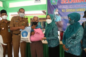 Usai Bagikan 3 Ribu Paket Sembako, Istri Wabup Sidoarjo Kawal Program Kurma