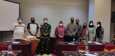 Dukung Langsung Atlet PON di Papua, Wabup Bu Min Juga Bertemu Komunitas Warga Gresik