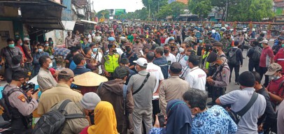 Gerutu Warga Wonokromo Saat Rumahnya Dirobohkan Pemkot Surabaya