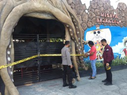 Disparbud Gresik Turunkan Tiga Petugas di Wisata Bajak Laut Bungah