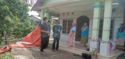 Hujan Deras, Satu Rumah di Bawean Alami Longsor
