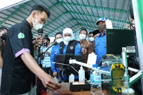 Era Society 5.0, Khofifah Dorong Lulusan SMK Berwirausaha Dengan Ketrampilan Digital