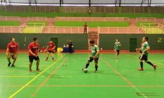 Tim Futsal Jurnalis Sidoarjo Beri Kado Kemenangan Kepada Tim Humas Polresta Sidoarjo